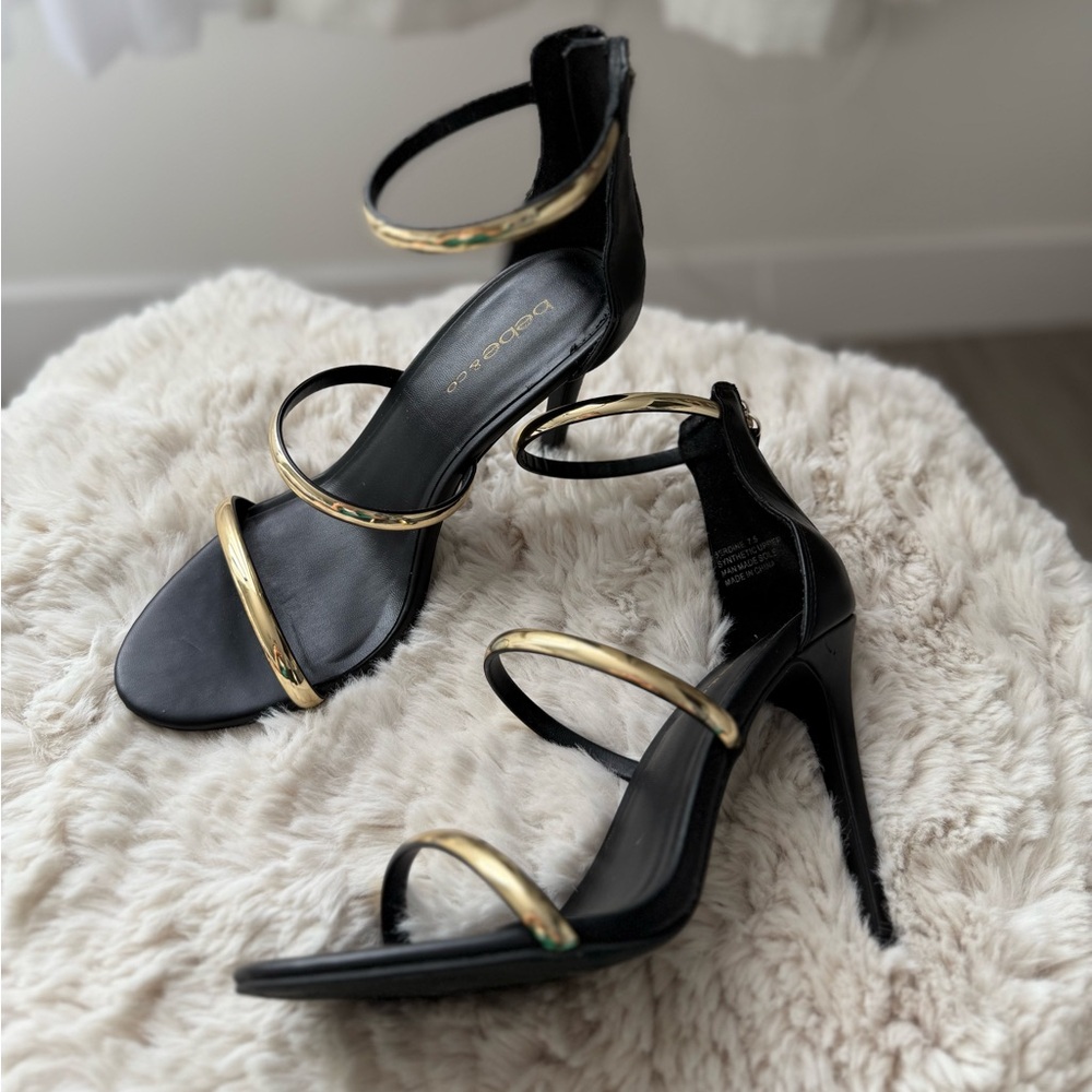 💥Bebe & Co Black & Gold Strappy Sandals 👠